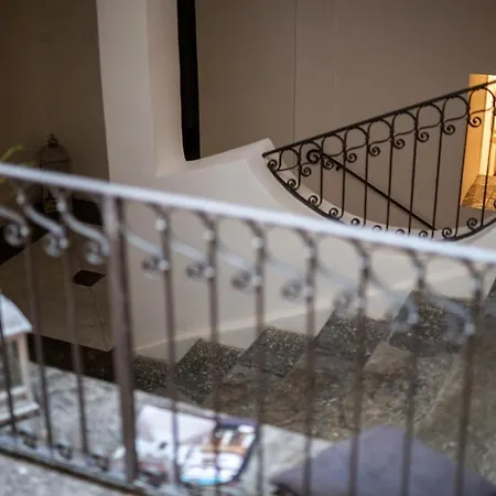 Gasthof Palazzo Del Poeta - Dimora Contemporanea 2*