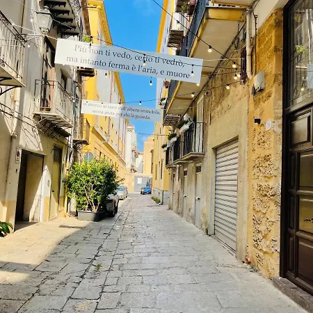 Gasthof Palazzo Del Poeta - Dimora Contemporanea 2*