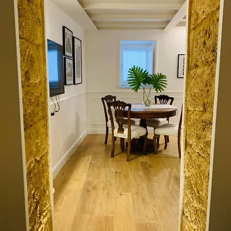 Palazzo Del Poeta - Dimora Contemporanea 招待所 4*