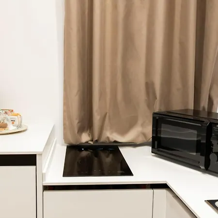Palazzo Del Poeta - Dimora Contemporanea 招待所 4*