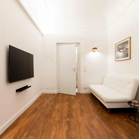 Palazzo Del Poeta - Dimora Contemporanea 4*